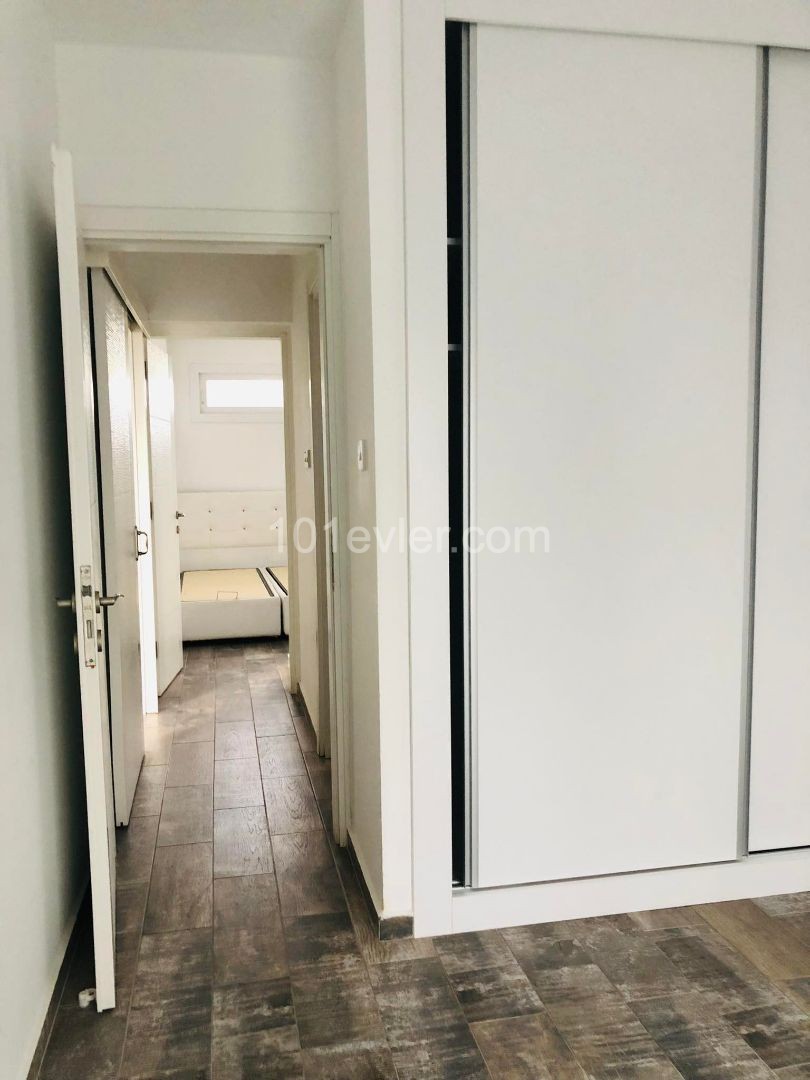 MAĞUSA ŞEHİR MERKEZİNDE SATILIK 2+1 DAİRE 