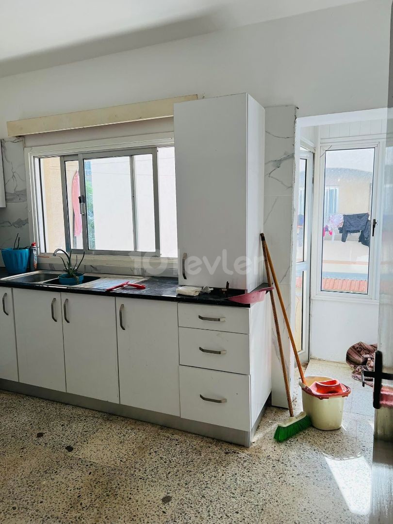 MAĞUSA ŞEHİR MERKEZİNDE SATILIK 3+1 DAİRE 