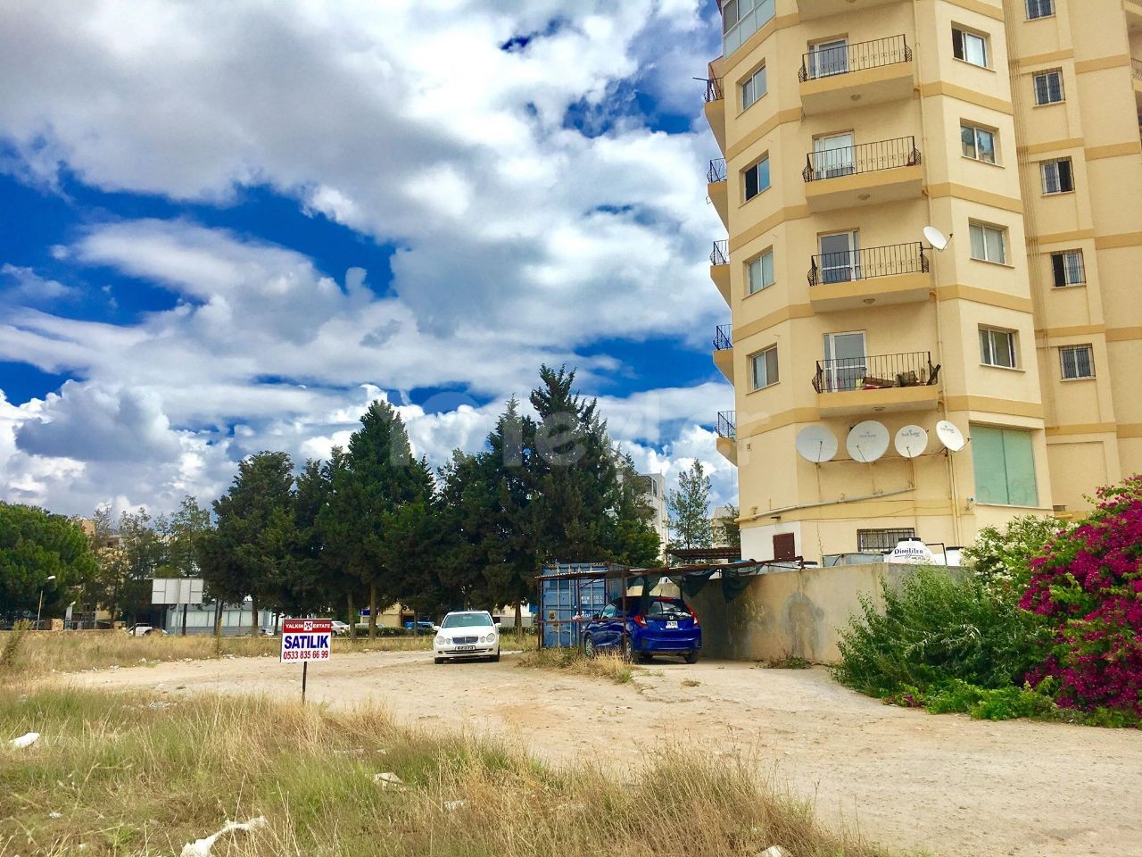 GRUNDSTÜCK ZUM VERKAUF GEEIGNET FÜR DEN BAU VON WOHNUNGEN IM STADTZENTRUM VON FAMAGUSTA ** 