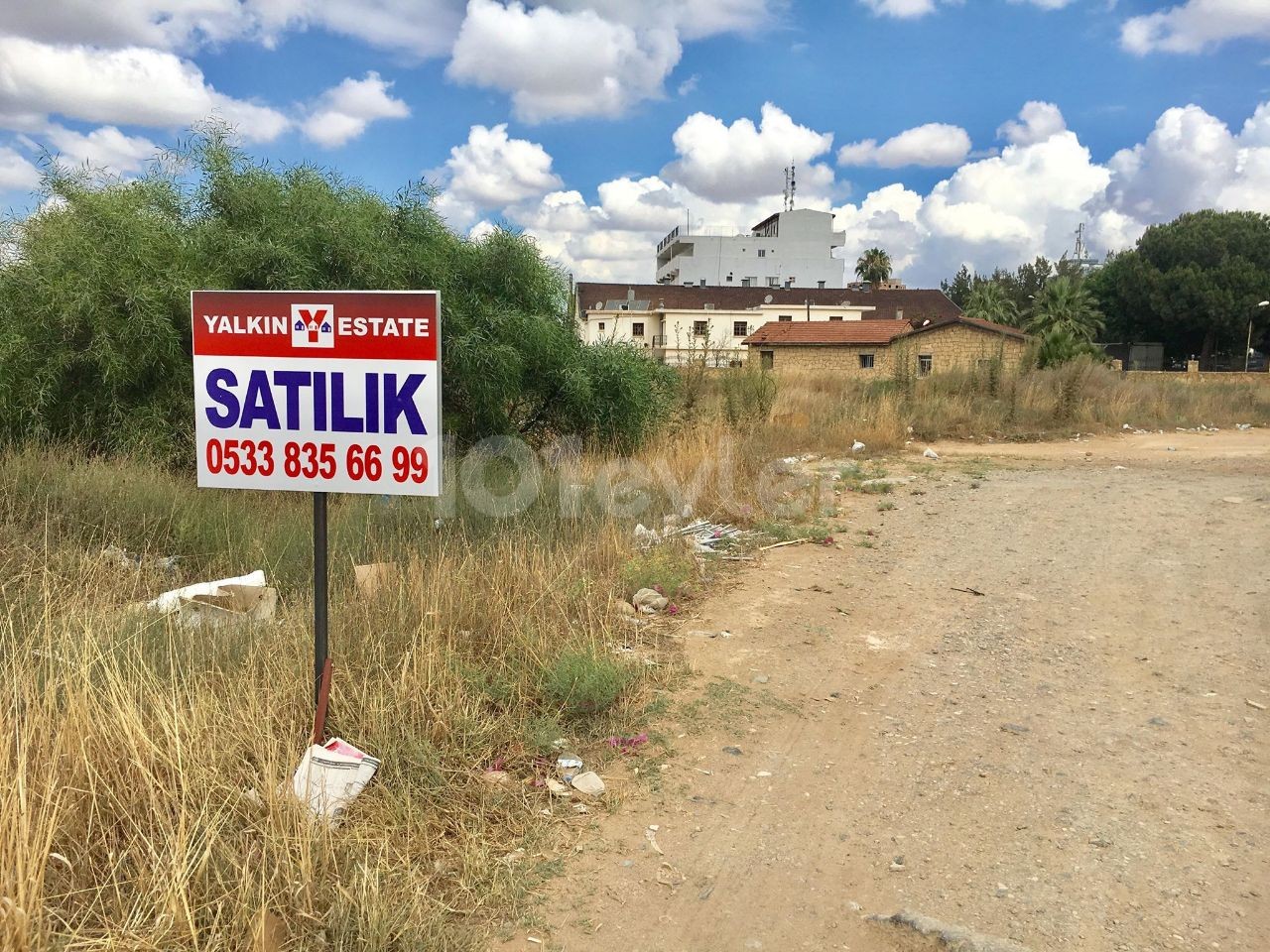 GRUNDSTÜCK ZUM VERKAUF GEEIGNET FÜR DEN BAU VON WOHNUNGEN IM STADTZENTRUM VON FAMAGUSTA ** 