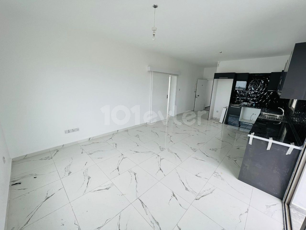 2+1 BRANDNEUE LUXUS-PENTHOUSE ZUM VERKAUF IN YENIBOĞAZİÇI MIT HERRLICHEM MEERBLICK 