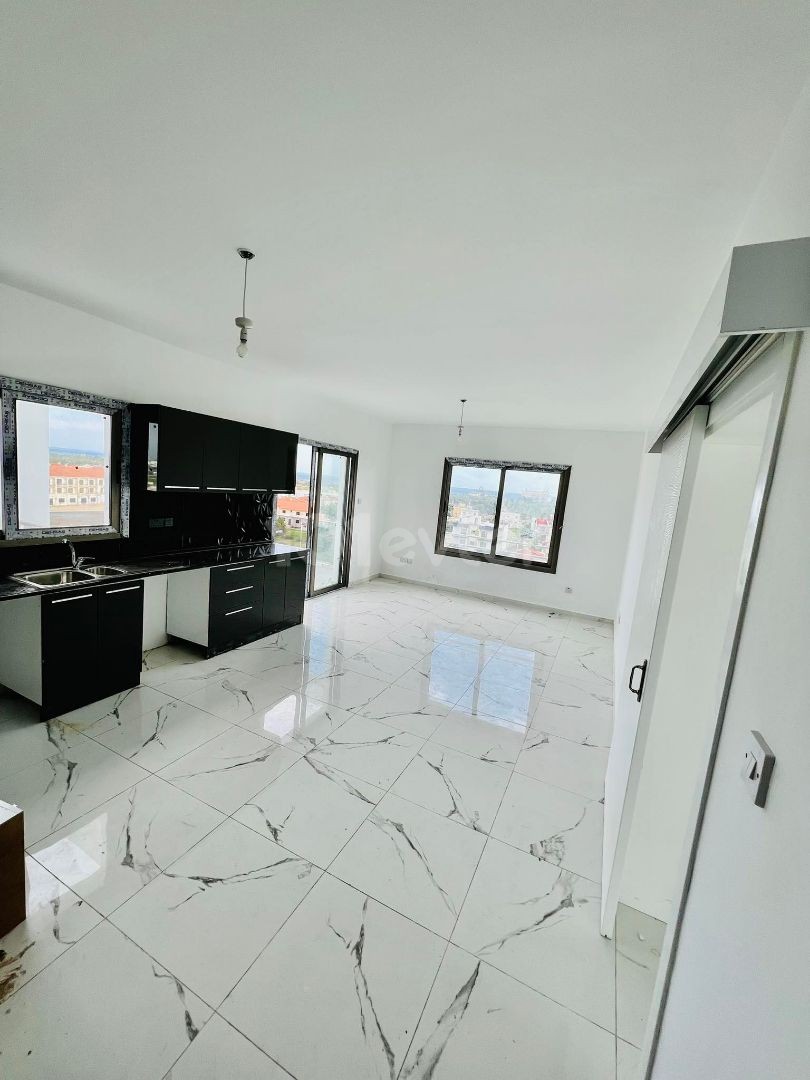 2+1 BRANDNEUE LUXUS-PENTHOUSE ZUM VERKAUF IN YENIBOĞAZİÇI MIT HERRLICHEM MEERBLICK 