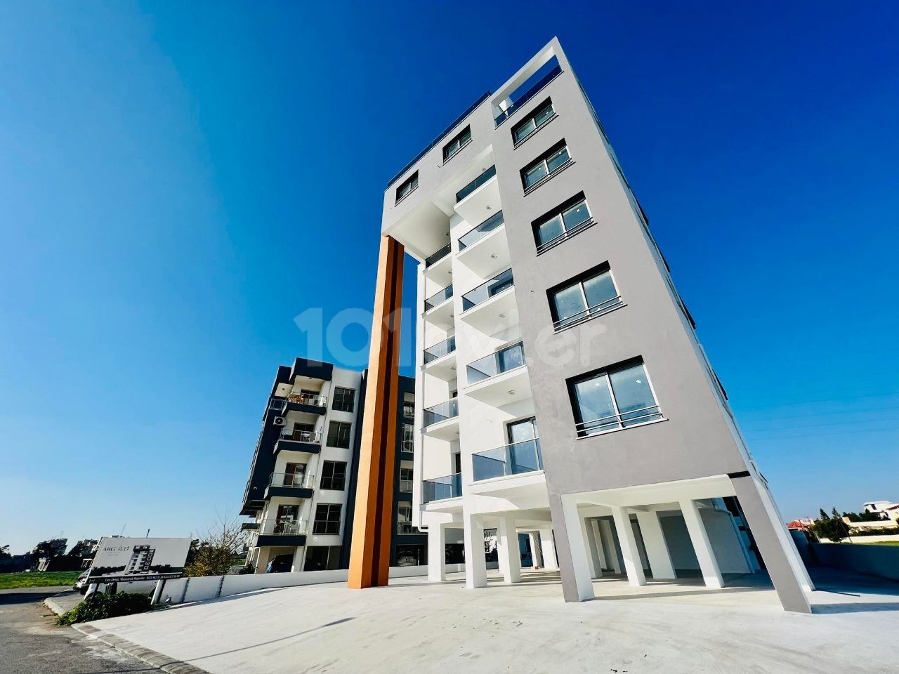 YENİBOĞAZİÇİ'NDE MUHTEŞEM DENİZ MANZARALI SATILIK 2+1 SIFIR LÜKS PENTHOUSE 