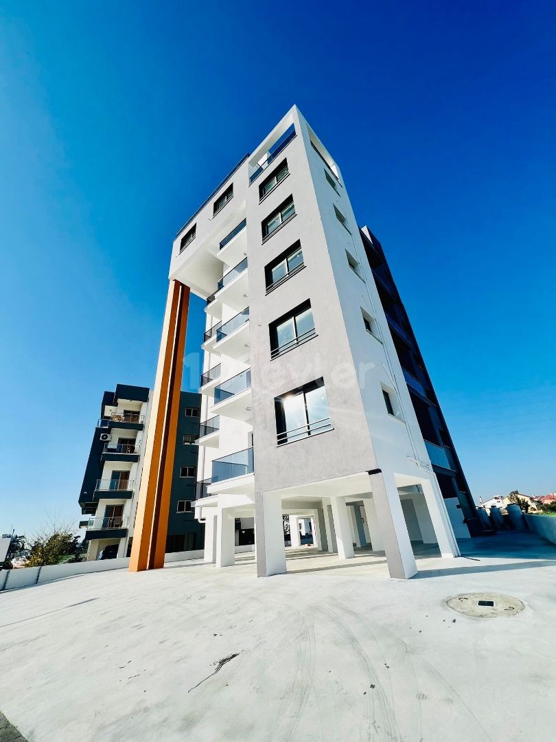 2+1 BRANDNEUE LUXUS-PENTHOUSE ZUM VERKAUF IN YENIBOĞAZİÇI MIT HERRLICHEM MEERBLICK 