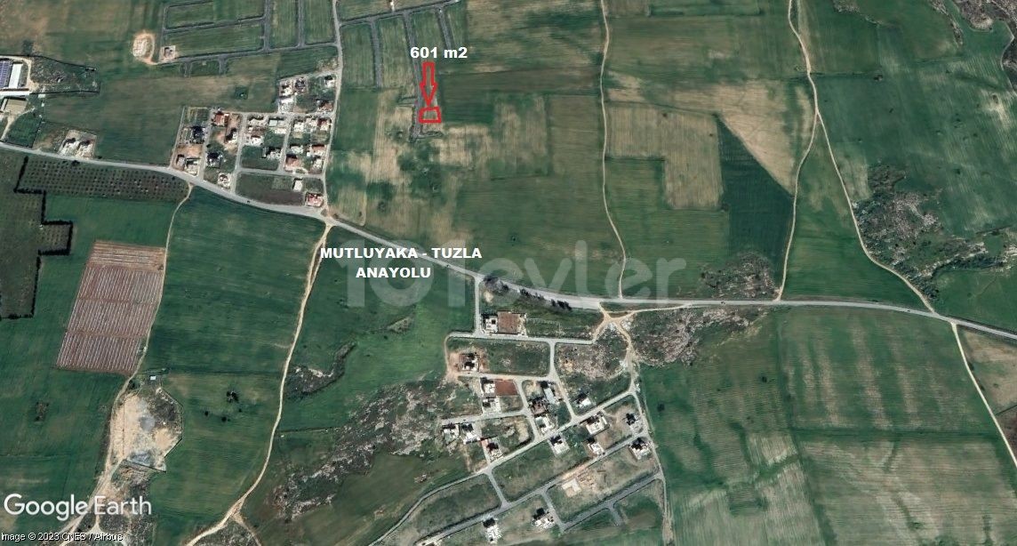601 m2 LAND FOR SALE SUITABLE FOR VILLA BUILDING WITH WIDE GARDEN IN MUTLUYAKA