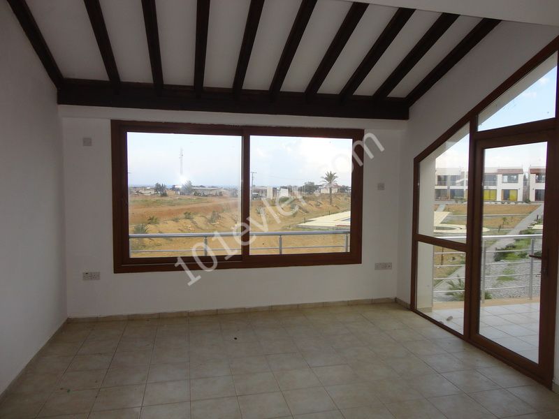 Penthouse for sale in Esentepe with 2 bedrooms + shared pool + sea view ** 