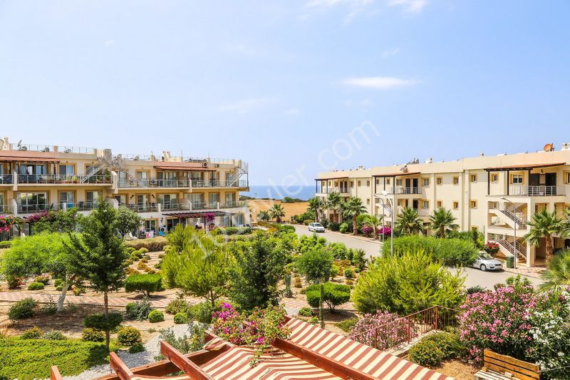 2-Bedroom + landscaped garden + beachfront + pool + gym + 1kat apartment for sale in Tatlısu ** 