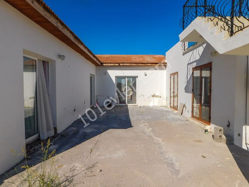 Bungalow For Sale in Karşıyaka, Kyrenia