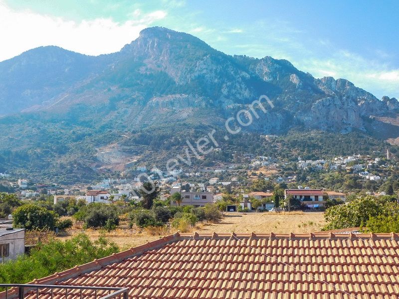 Bungalow For Sale in Karşıyaka, Kyrenia