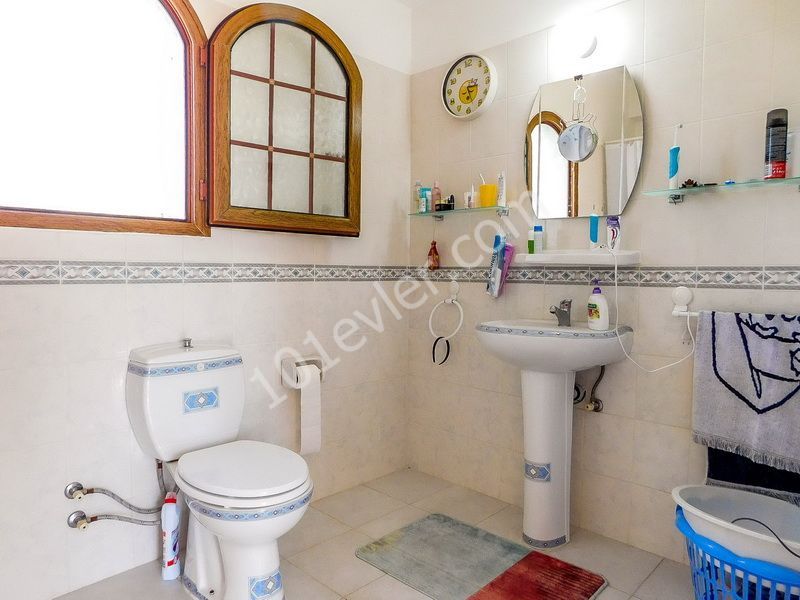 3-bedroom villa with swimming pool + Landscaped garden + mountain and sea views for sale in Alsancak Kocan is named after its owner. K.D.V Has Been Paid ** 