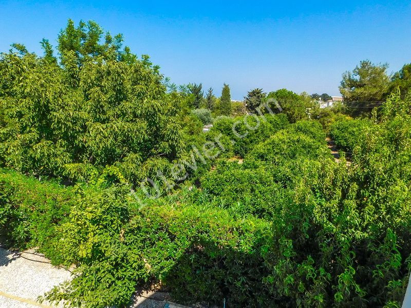 Villa zum Verkauf in Alsancak ta mit 3 Schlafzimmern + Pool + Garten + Berg-und Meerblick im Namen des Besitzers von COB. K.D.V Bezahlt ** 