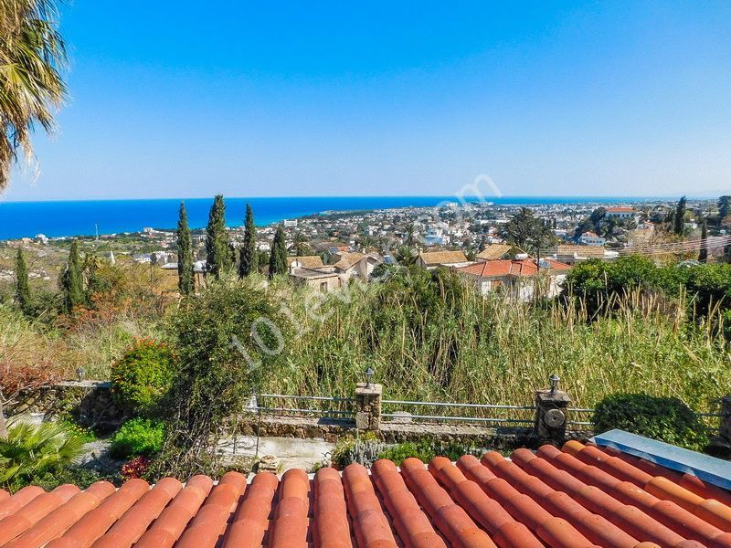 4 bedroom resale property + central heating + large plot size + panoramic views. Turkish title deed. Title deed in the owner’s name VAT paid!