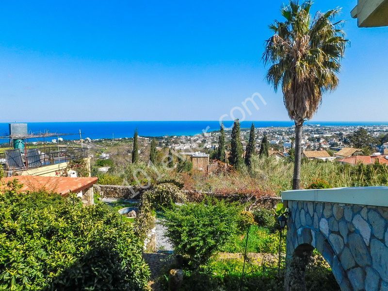 4 bedroom resale property + central heating + large plot size + panoramic views. Turkish title deed. Title deed in the owner’s name VAT paid!