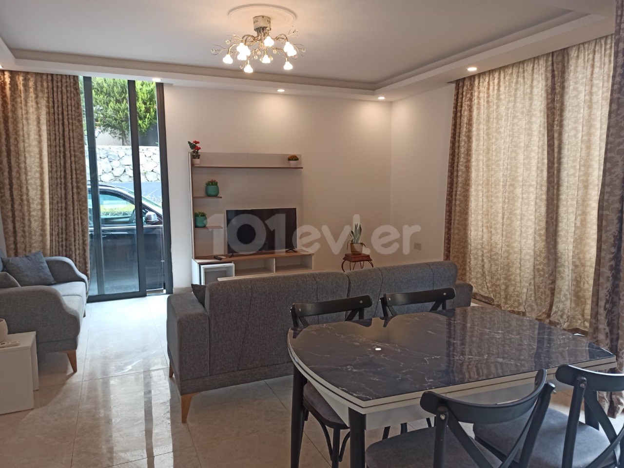 Lovely 2 Bedroom Fully Furnished Apartment with Shared Pool in the Heart of Alsancak Close to all Amenities - Fantastic Location ! Property Ref GR018