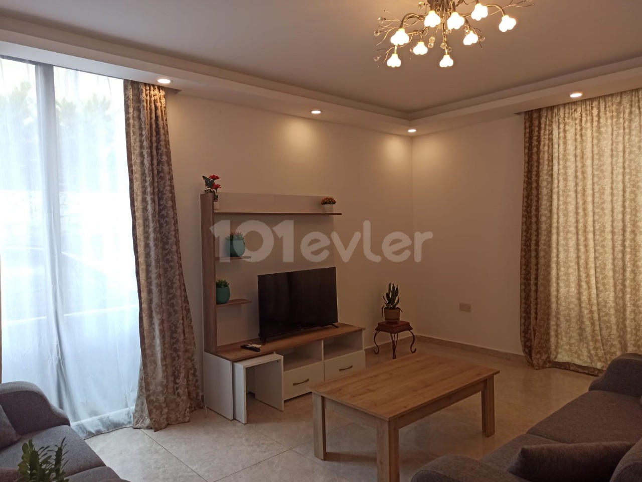 Brandneue, komplett möblierte 2 + 1-Apartments mit Gemeinschaftspool im Herzen von Alsancak, nah an allen Annehmlichkeiten – fantastische Lage! Objektreferenz GR018