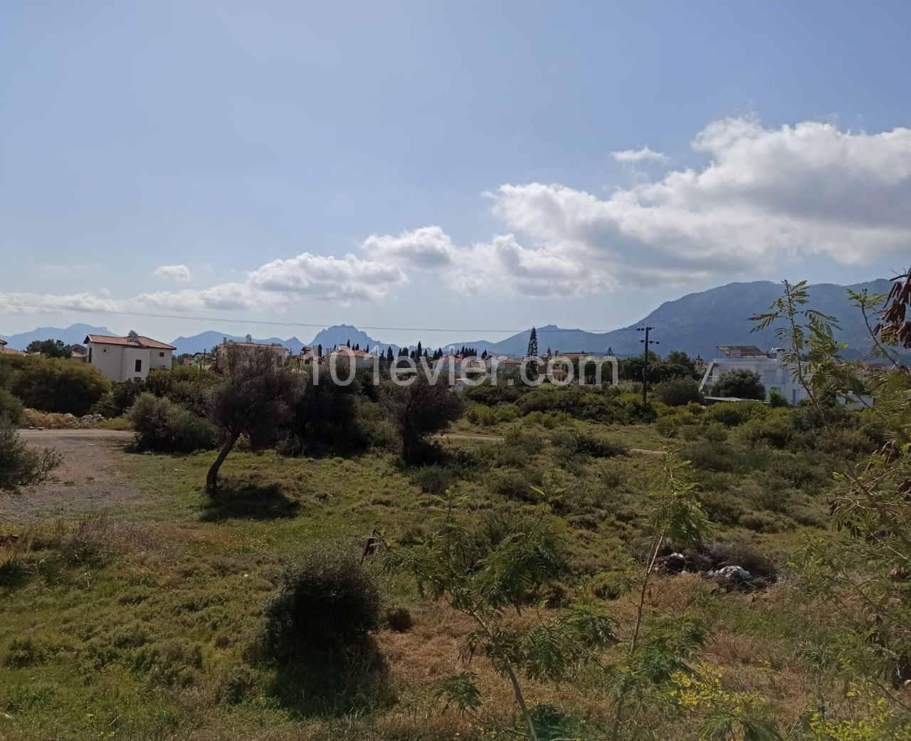 FOR RENT A Lovely 3 + 1 Villa Near To The Sea In The Village of Catalkoy - Private Garden And With Beautiful Mountain Views - Prop Ref GR023