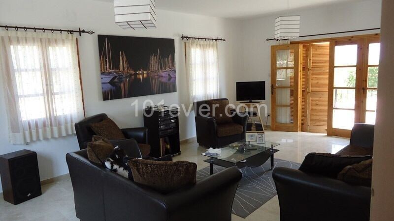 TO RENT - LOVELY 4 BEDROOM VILLA WITH PRIVATE POOL AND PANORAMIC VIEWS IN THE MUCH SOUGHT AFTER LOCATION OF BELLAPAIS