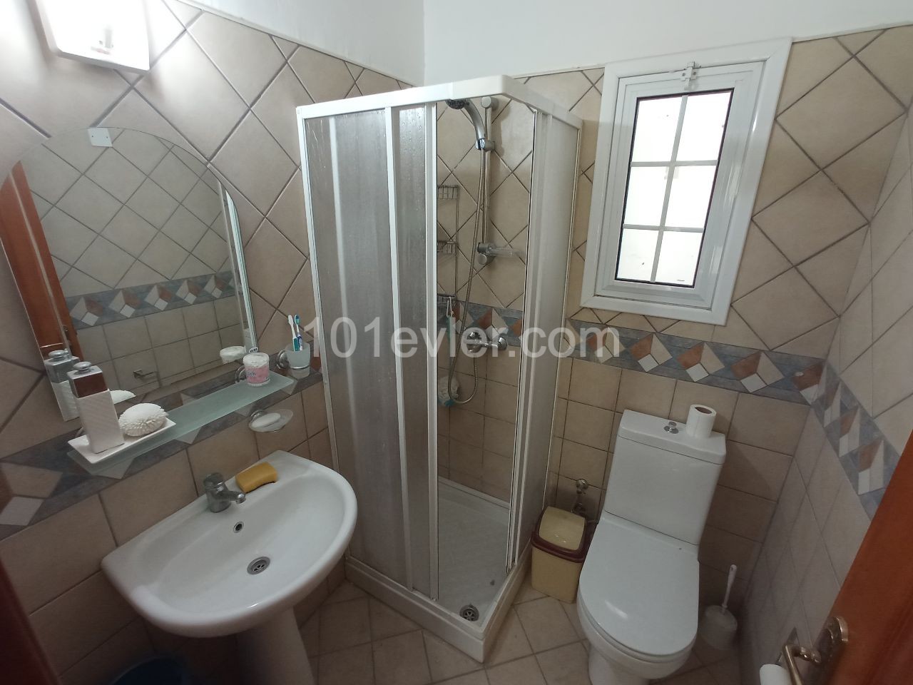 Great Investment Property - Large (140 Sq Mtrs) 3 Bedroom Apartment in the Heart of Kyrenia 