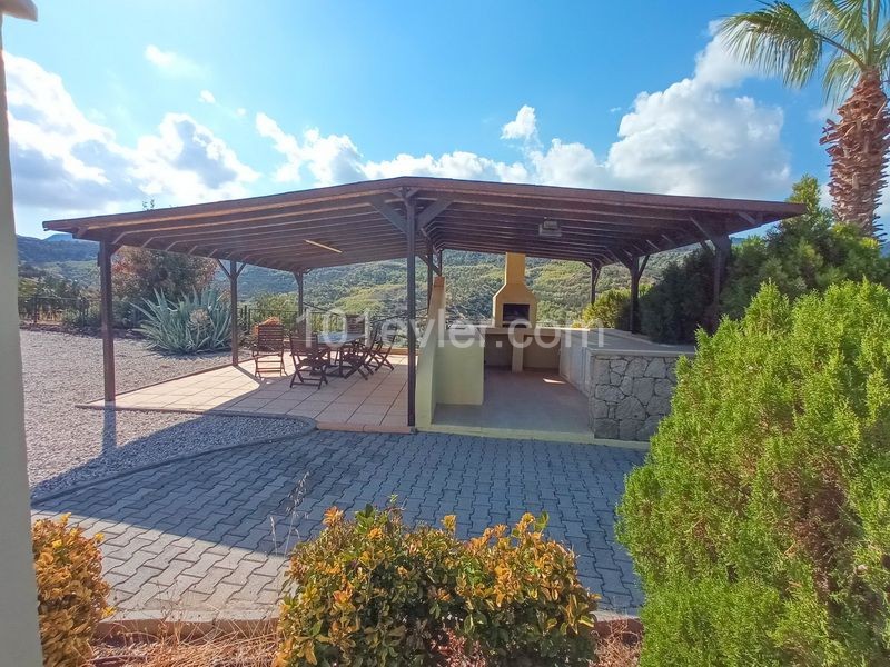 Wow - a Unique 4 Bedroom Bungalow set in over 4 Donum of Land + Incredible Panoramic Views + Private Pool  in Alagadi