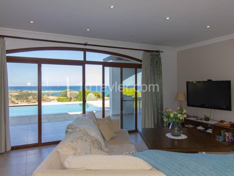 Lage, Lage, Lage ① Amazing Panoramic Sea and Mountain Vie Llov PLUS lu ① Interior-Llov More do you Need in Life ! ** 