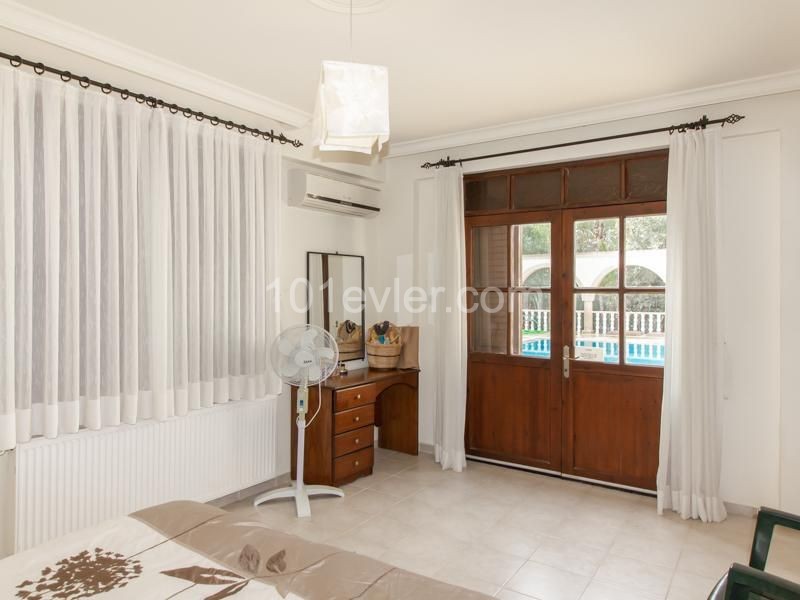 Great Location - Spacious  Luxury 3 + 1 Bedroom Villa Set in a Private Exclusive Development - close to Escape Beach in Alsancak