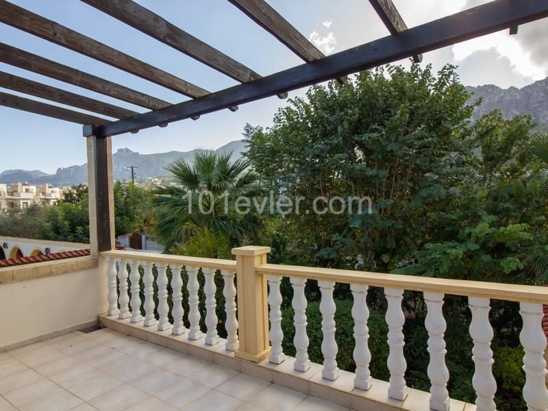 Great Location - Spacious  Luxury 3 + 1 Bedroom Villa Set in a Private Exclusive Development - close to Escape Beach in Alsancak