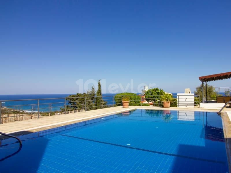 Stunning 3 Bedroom Villa with Private 'Heated' Pool, And Amazing Panoramic Views of Esentepe and the Mediterranean Sea 