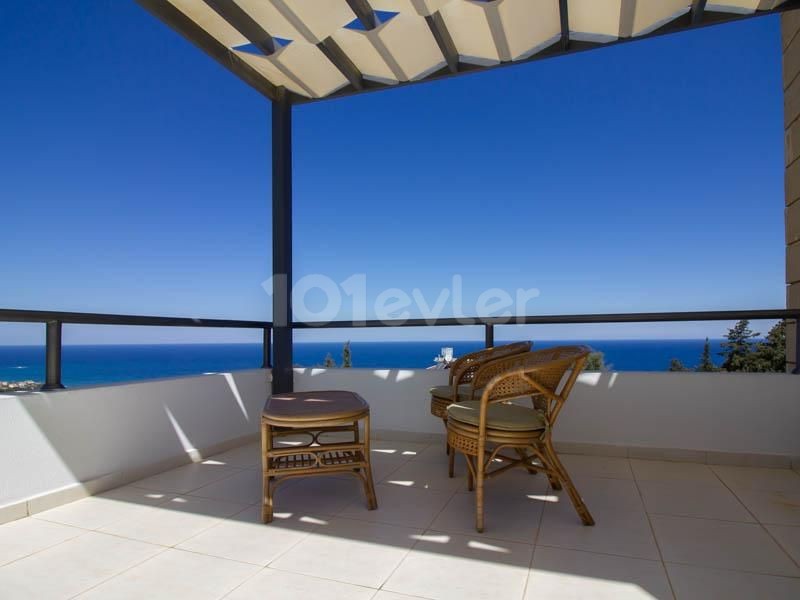 Stunning 3 Bedroom Villa with Private 'Heated' Pool, And Amazing Panoramic Views of Esentepe and the Mediterranean Sea 