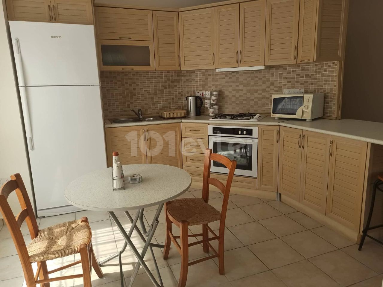 Very Large 3 Bedroom Apartment (140 Square Meters) - In This Popular Area Of The City 