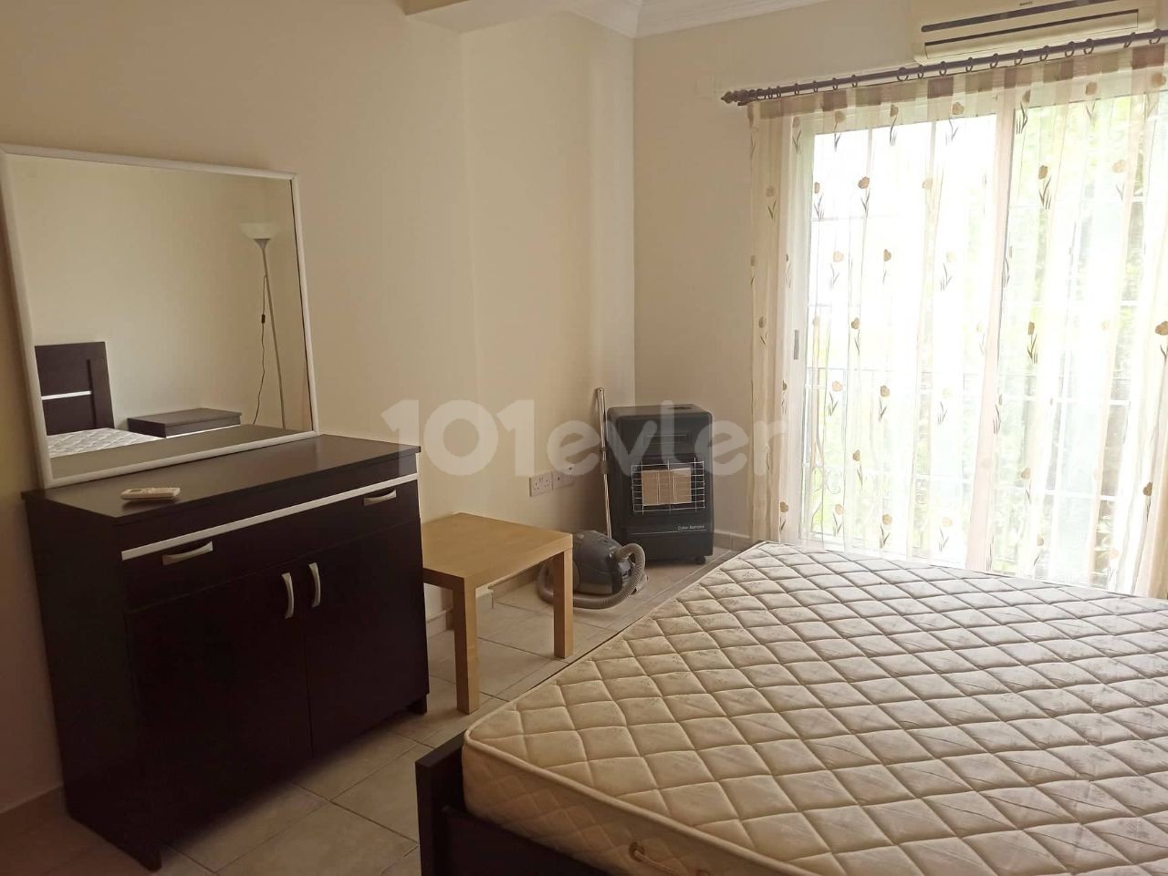 Llovell Presented 3 Bedroom Apartment In This Popular Area Of The City - Students Llovelcome ** 