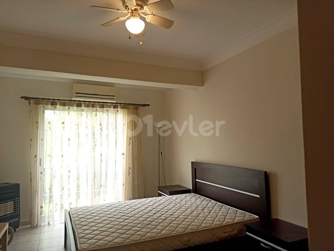 Llovell Presented 3 Bedroom Apartment In This Popular Area Of The City - Students Llovelcome ** 