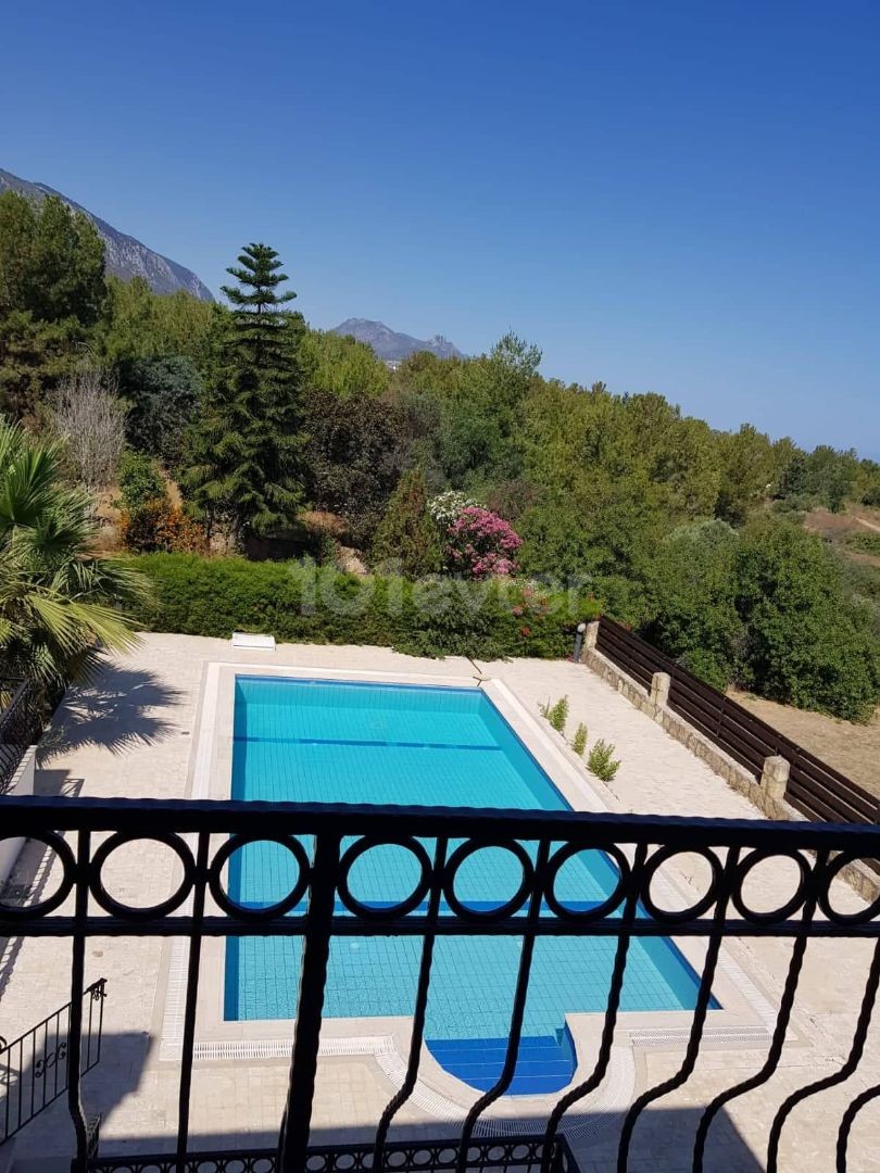 A Llov Presented UNFURNISHED 3 Bedroom Villa llov private Pool + Lovely Sea and Mountain Vie Llov + a Large Private Garden ** 