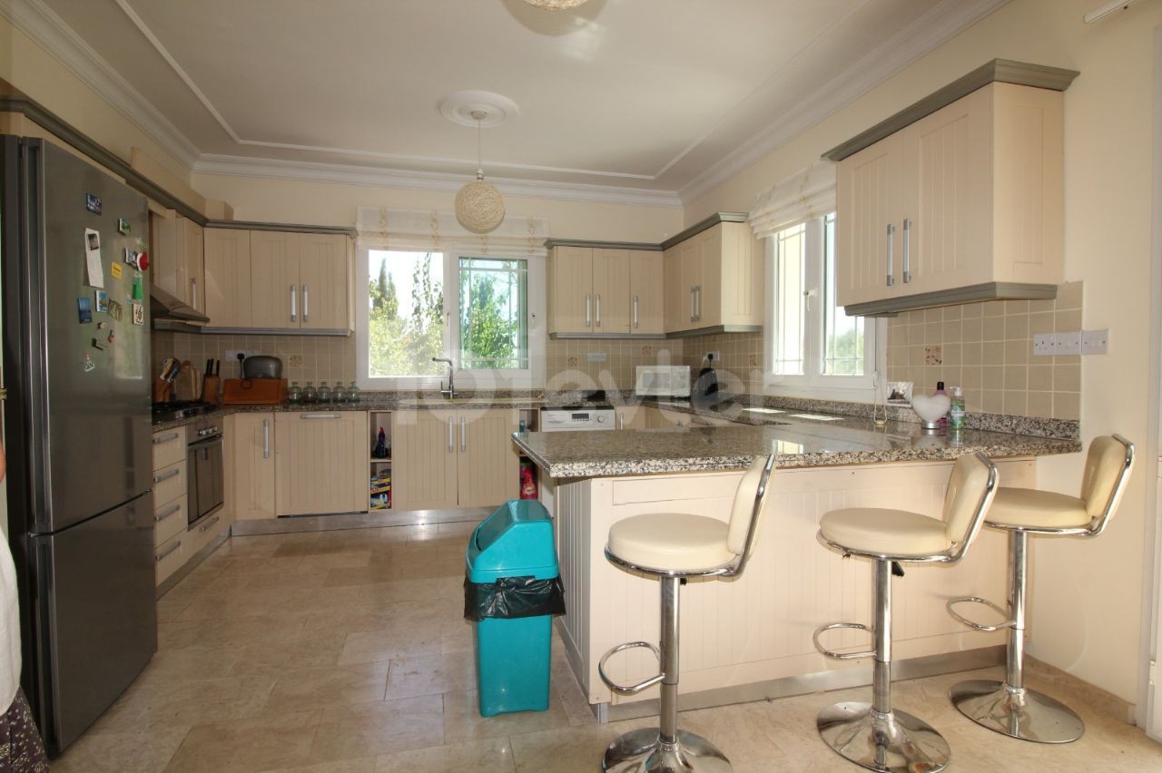 Perfect Location - 4 Bedroom Villa with Private Pool, Mountain and Sea Views - 10 Minutes from The English School of Kyrenia