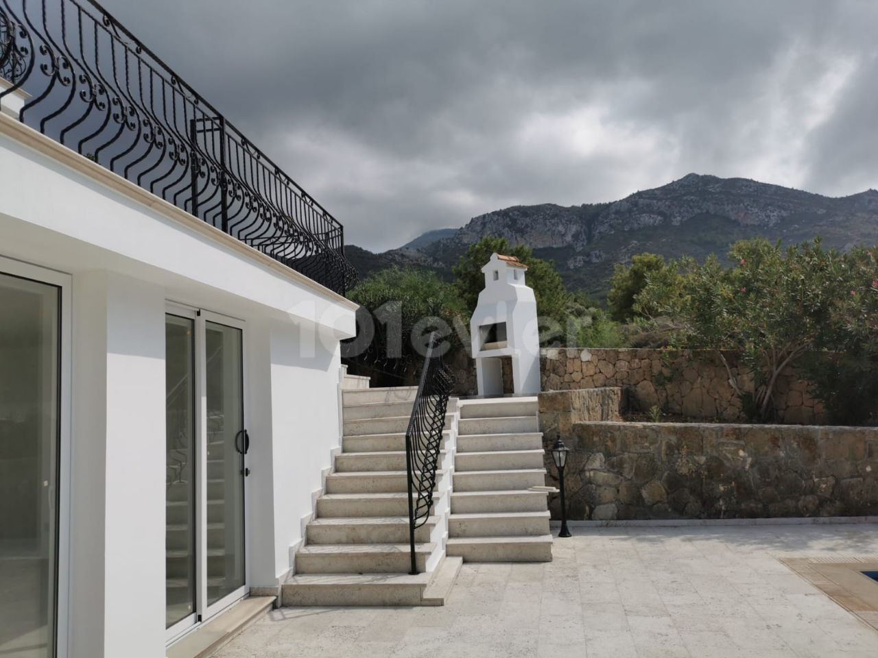 4 Bedroom unfurnished Villa Llogara Private Pool, Private Location + Gas central Heating (Can also be rented Furnished for 1.550 GBP) ** 