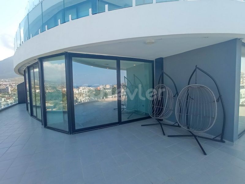 3+1 Lüks Penthouse + Ortak Yüzme Havuzu + Full Eşyalı + Merkezi Lokasyon + Türk Koçanlı