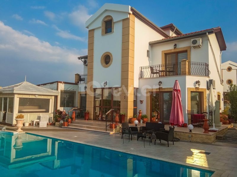 4+1 Villa in Esentepe + Private Swimming Pool + Central Heating + Air Conditioning + Jacuzzi ref 540d