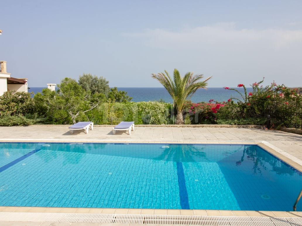 4+1 Luxury Seaside Villa in Esentepe + Beach access + Swimming Pool ref 576f