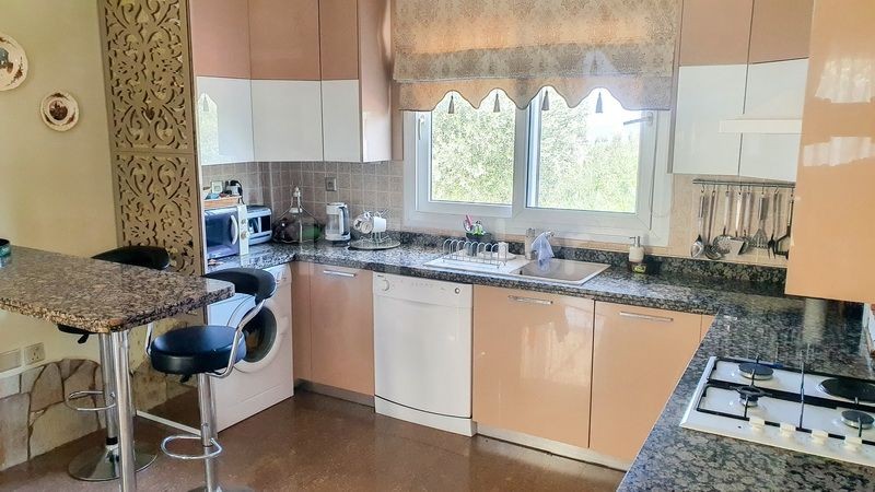 Lapta'da yenilenmiş 3+1 Villa + Özel Yüzme Havuzu + Su ve ısı yalıtımlı ref 1818