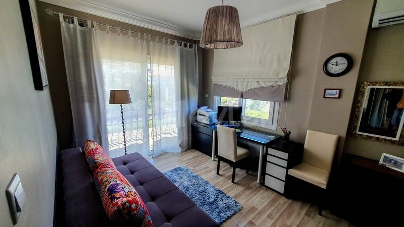 Lapta'da yenilenmiş 3+1 Villa + Özel Yüzme Havuzu + Su ve ısı yalıtımlı ref 1818