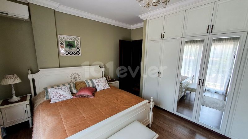 Lapta'da yenilenmiş 3+1 Villa + Özel Yüzme Havuzu + Su ve ısı yalıtımlı ref 1818