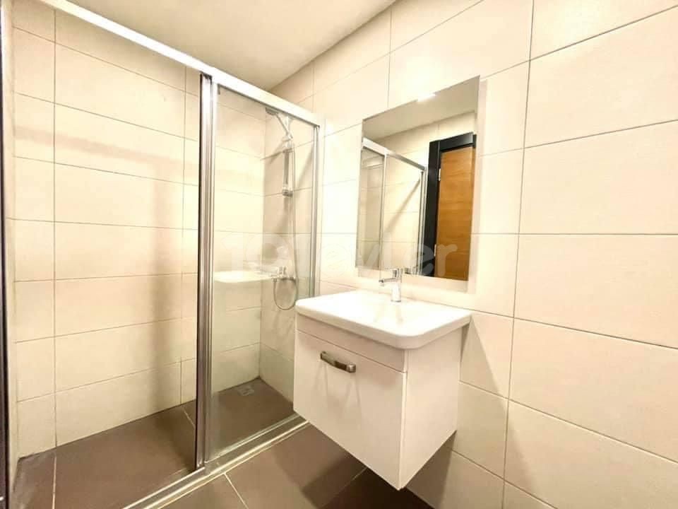 Schönes und sehr modernes 2+1 Apartment im Herzen von Kyrenia zu verkaufen