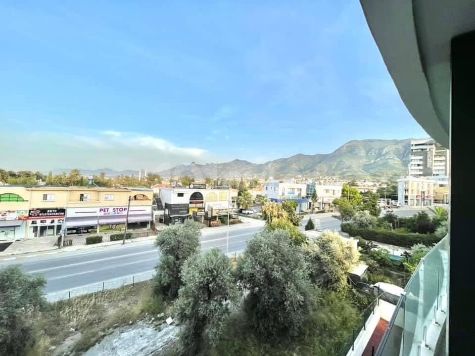 Schönes und sehr modernes 2+1 Apartment im Herzen von Kyrenia zu verkaufen