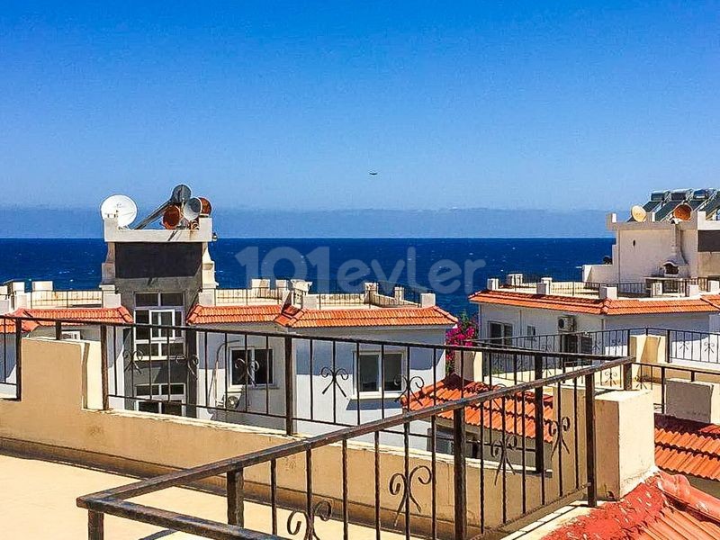 3+1 Penthouse in Alsancak + Sea view from the roof terrace + Close to the beach + Shared swimming pool