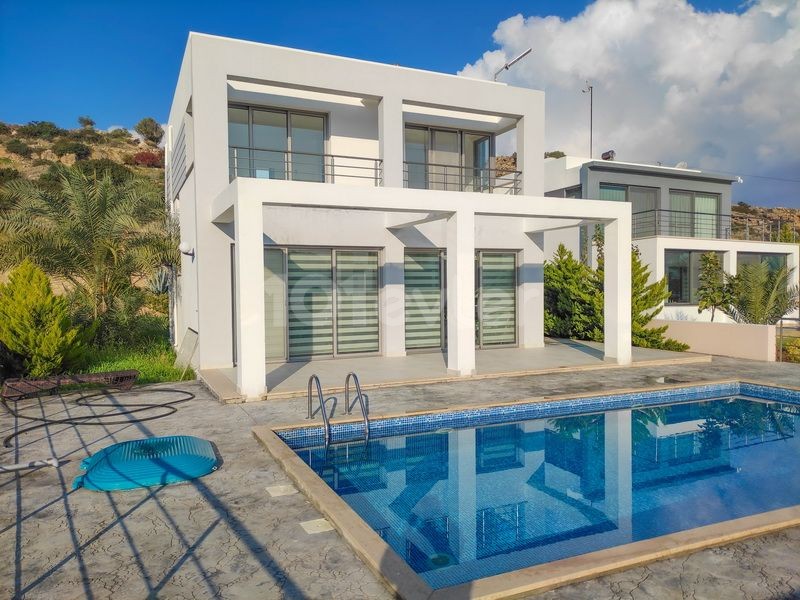 Moderne 4-Schlafzimmer-Villa in Alagadi + direkt am Meer + privater Swimmingpool + voll möbliert + Fußbodenheizung + zu vermieten 