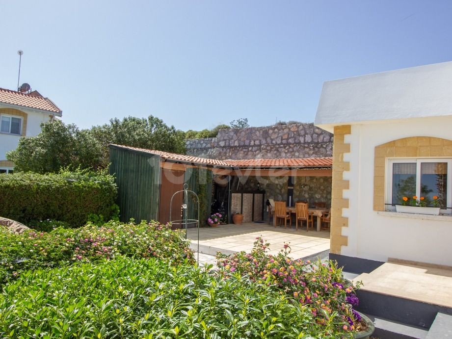 Stunning Sea And Mountain Views  - Classic 3 Bedroom Villa + Private Pool - Definitely Worth Viewing !