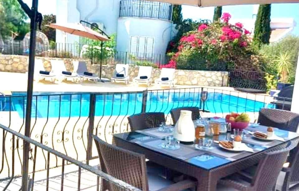 Erstaunliche und ruhige Lage mit Meer- und Bergblick – Villa mit 4 Schlafzimmern und privatem Pool in Esentepe
