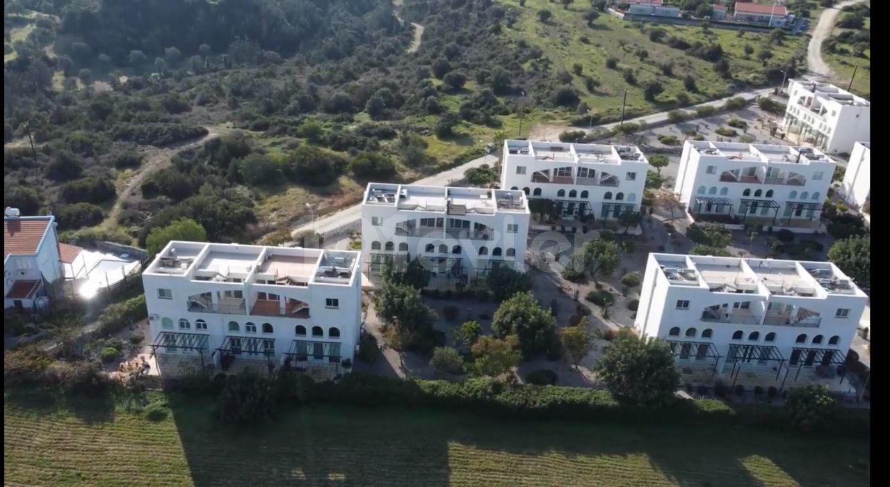 Luxuriöses Penthouse-Apartment mit 2 Schlafzimmern, Gemeinschaftspool und Panoramablick auf das Meer in Bahceli, Esentepe