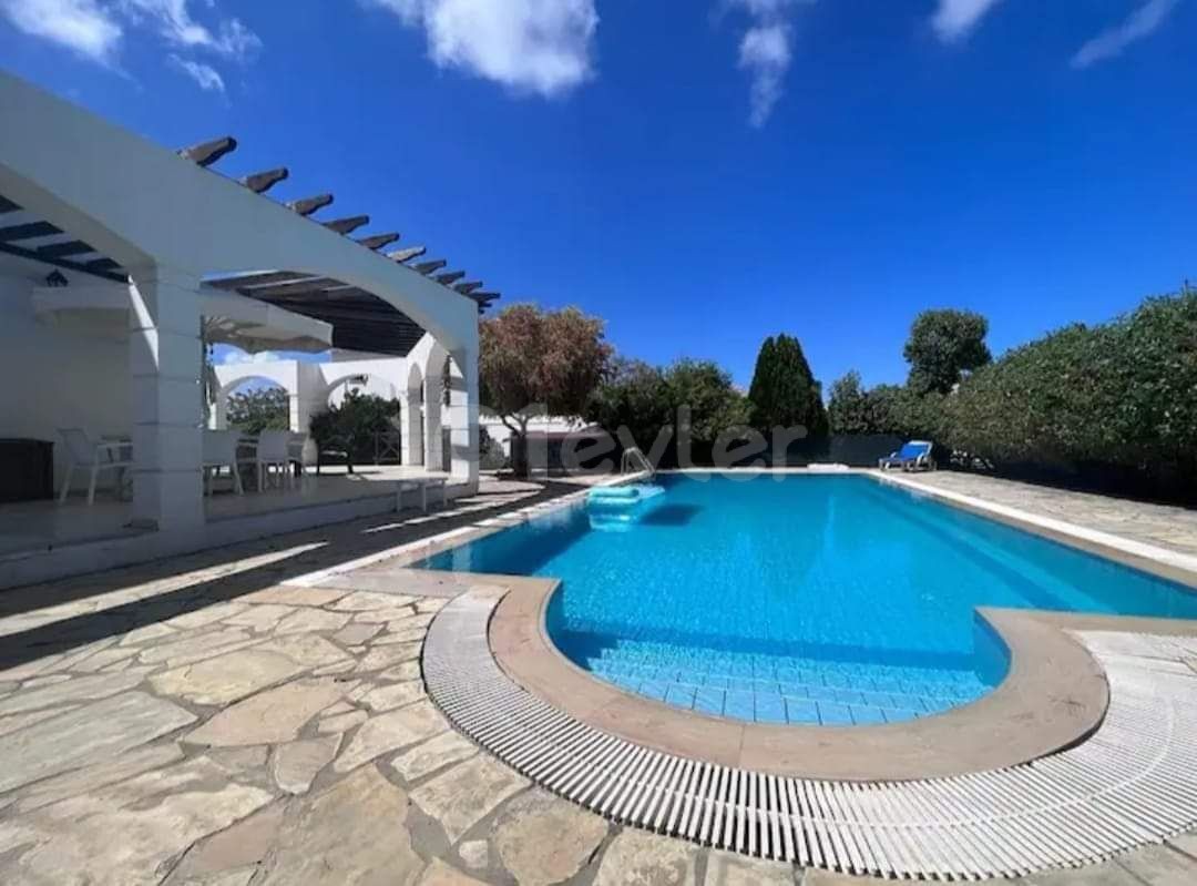 Stunning 4 bedroom villa with Private Pool in Lapta - available from January 2024 to May 2024