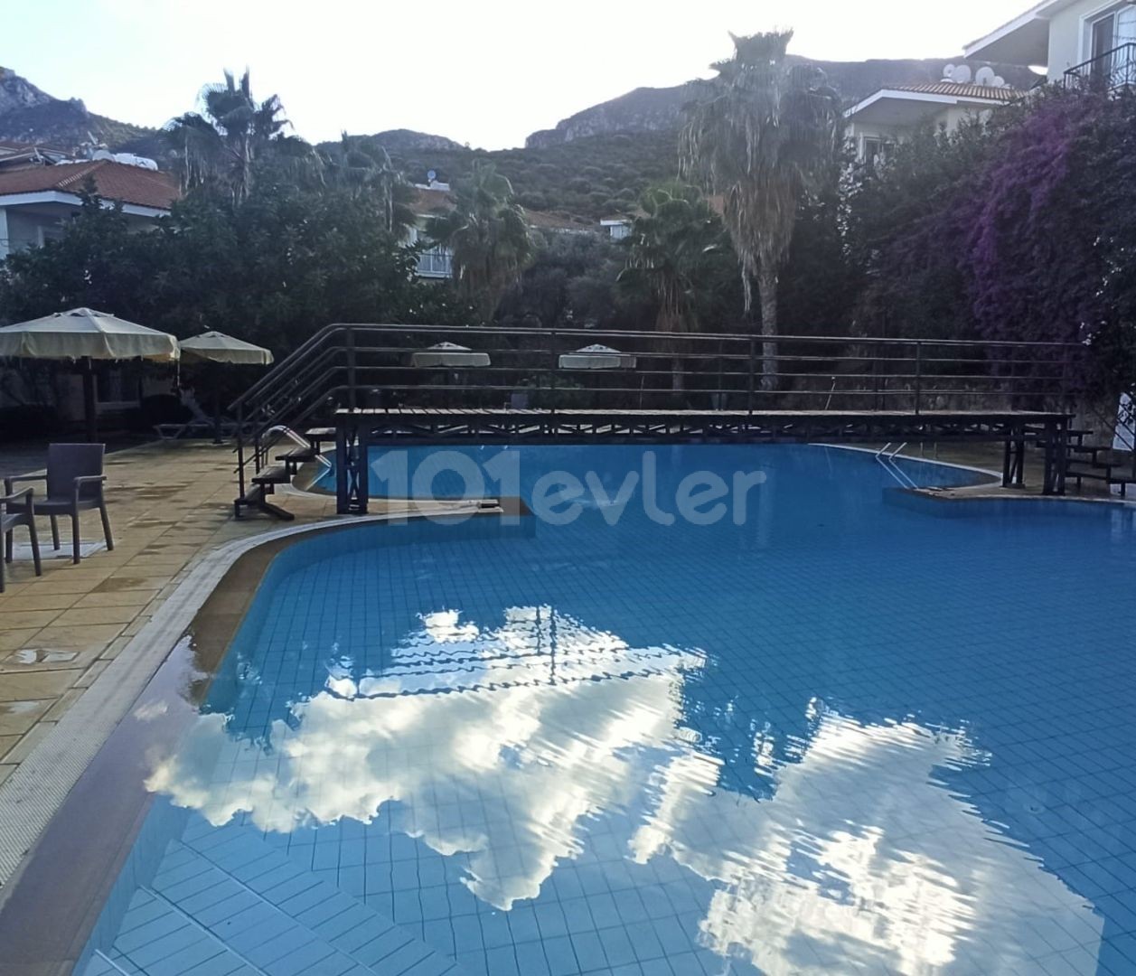 3 bedroom fully renovated ground floor apartment + communal pool