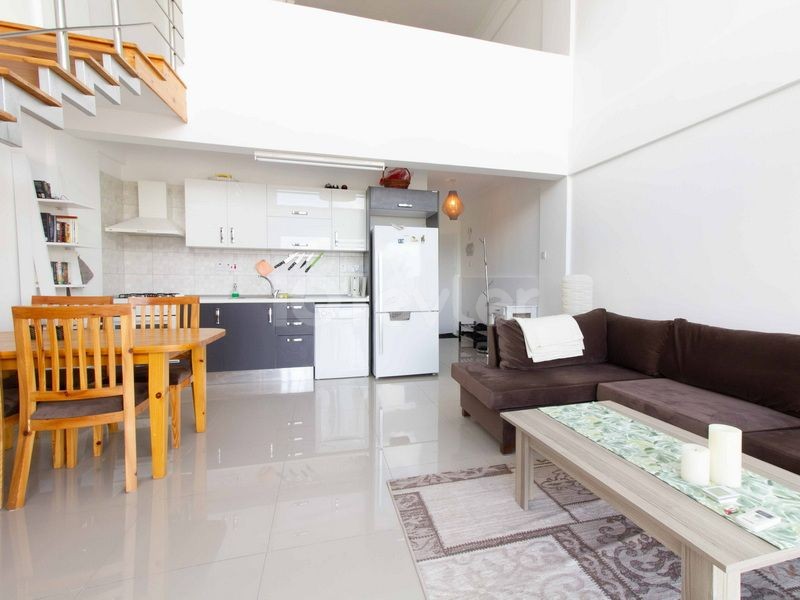 2 yatak odalı loft daire + mobilyalı + denize yürüme mesafesinde + Kocan sahibinin adına + KDV ödenmiş